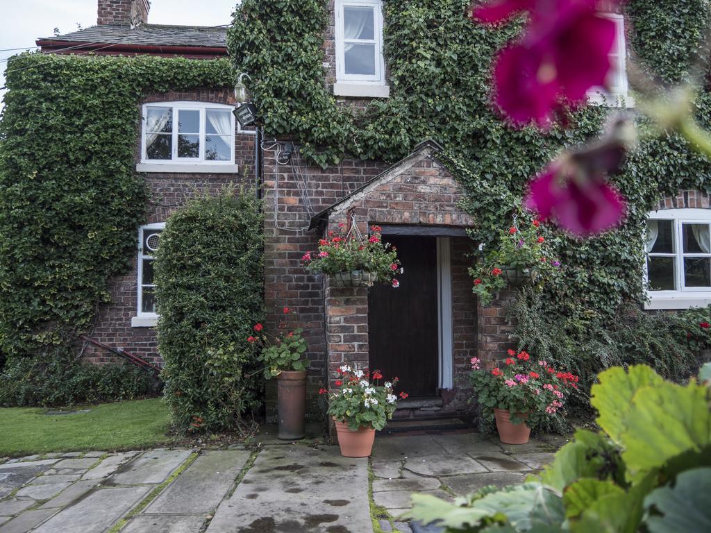 Ash Farm Country House Little Bollington Экстерьер фото
