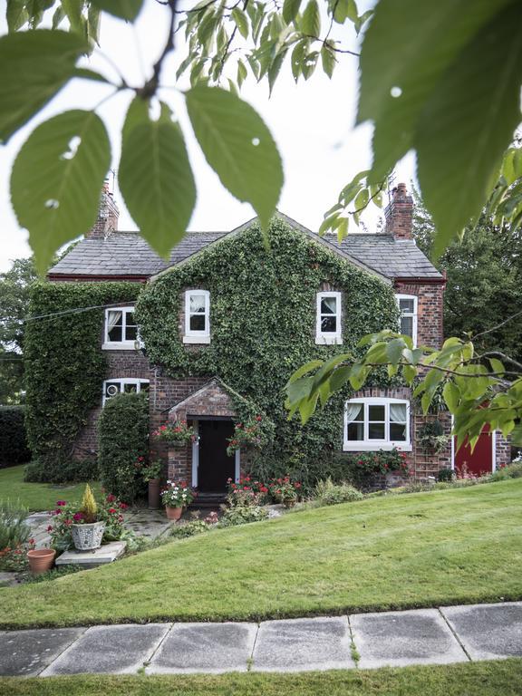 Ash Farm Country House Little Bollington Экстерьер фото
